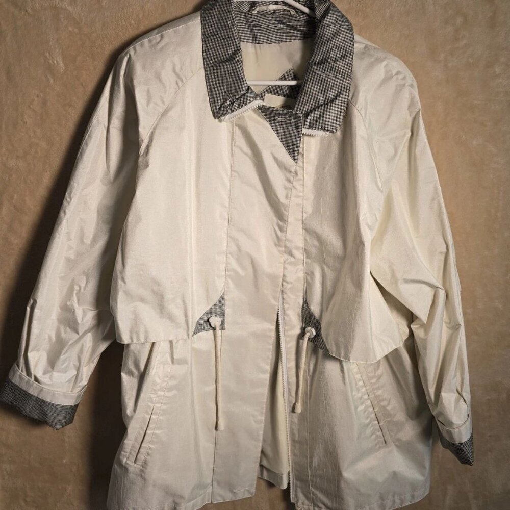 Vintage Fleet Street Women‎ Rain Coat Medium Beige Drawstring Waist Hooded Style
